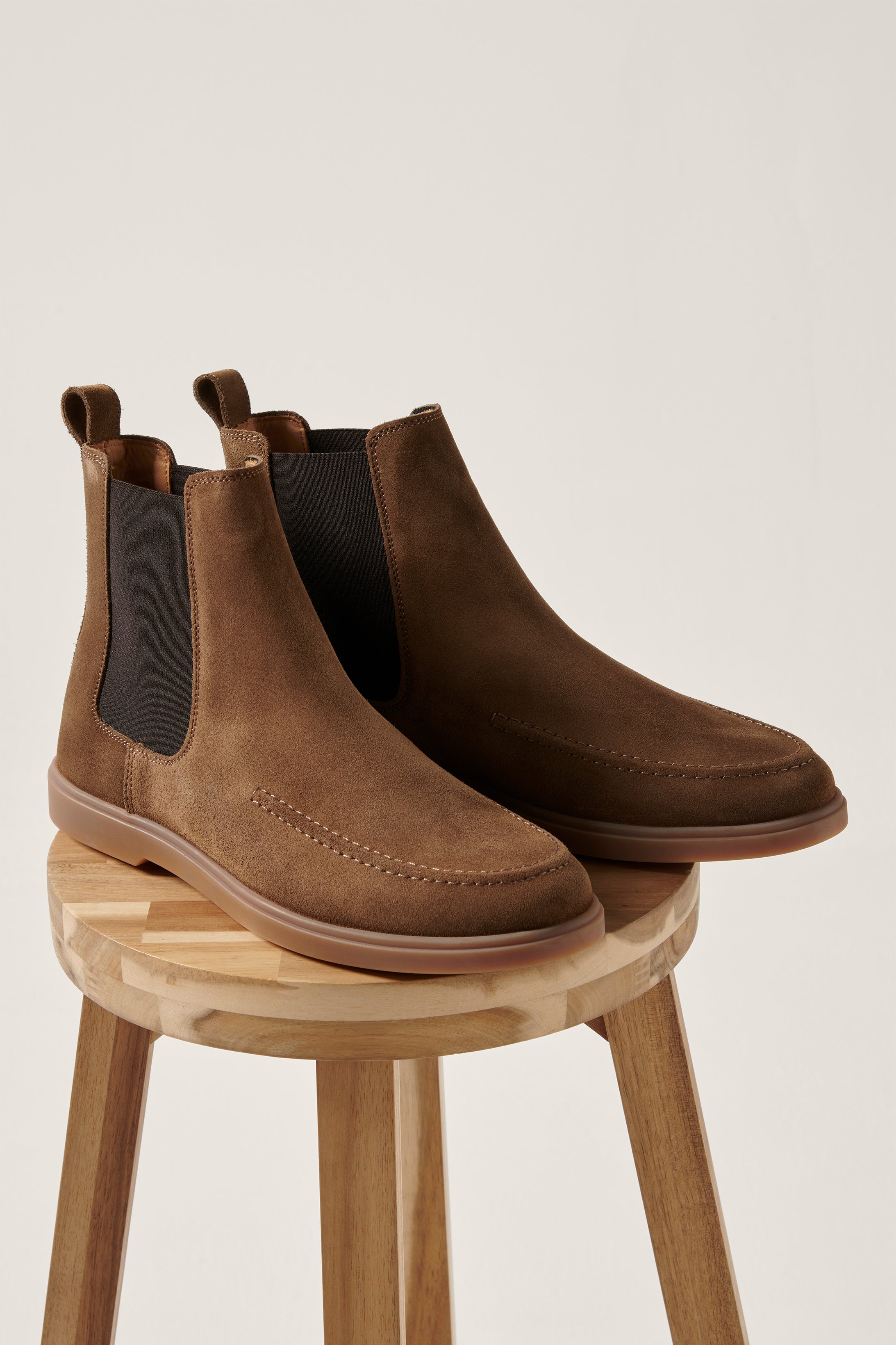 Auburn Chelsea Boot - Suede - Sandstone Tan