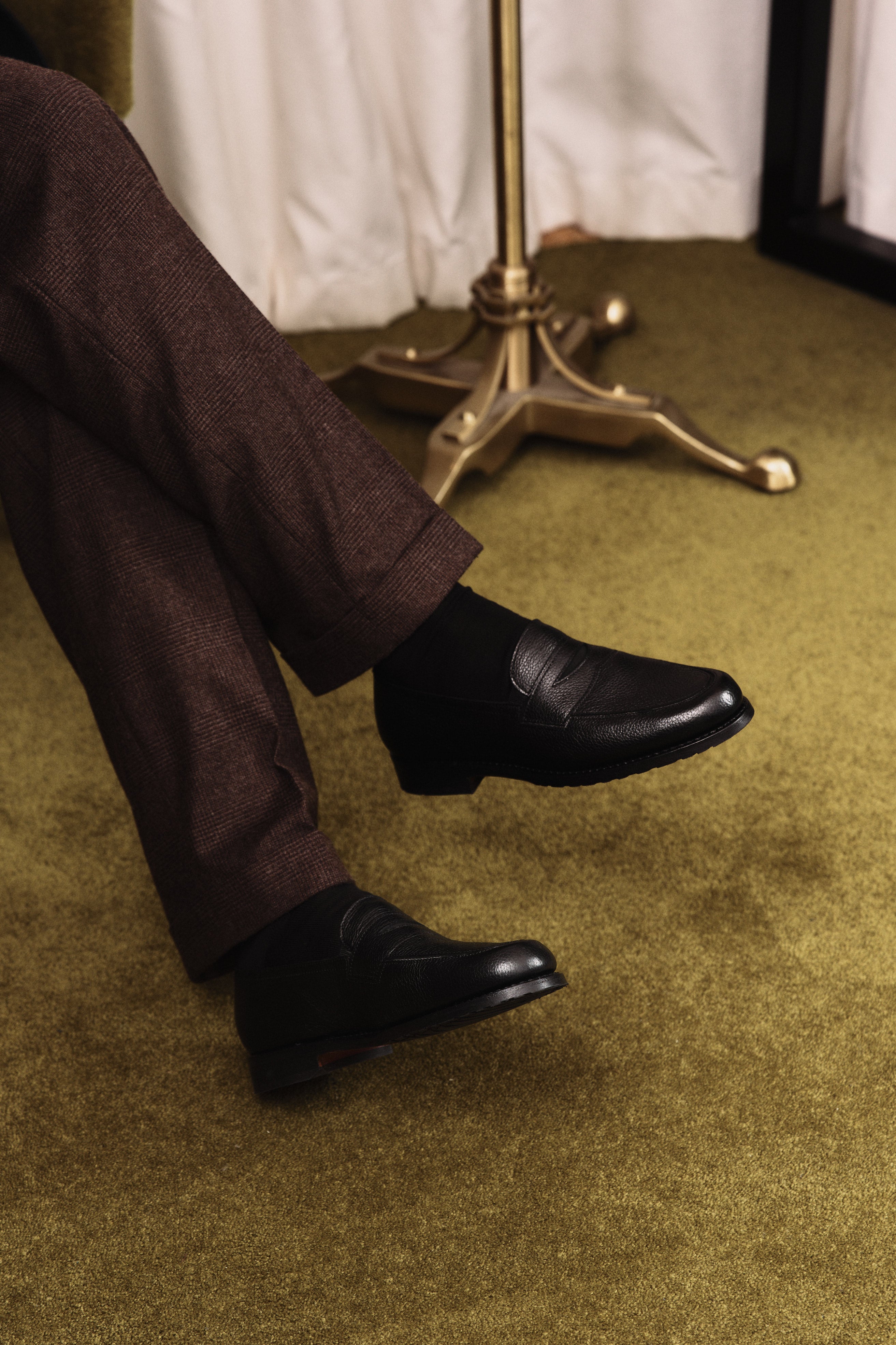 Russell Loafer - Elastic Grain Leather - Black