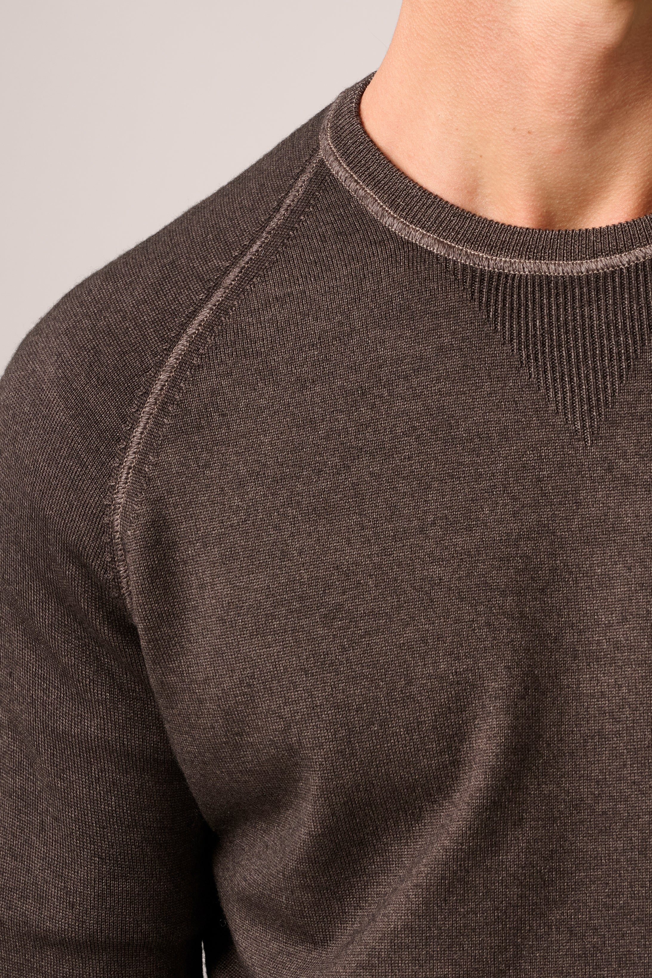 Alcott Raglan Crew Sweater - Wool - Vintage Wash Chocolate Brown