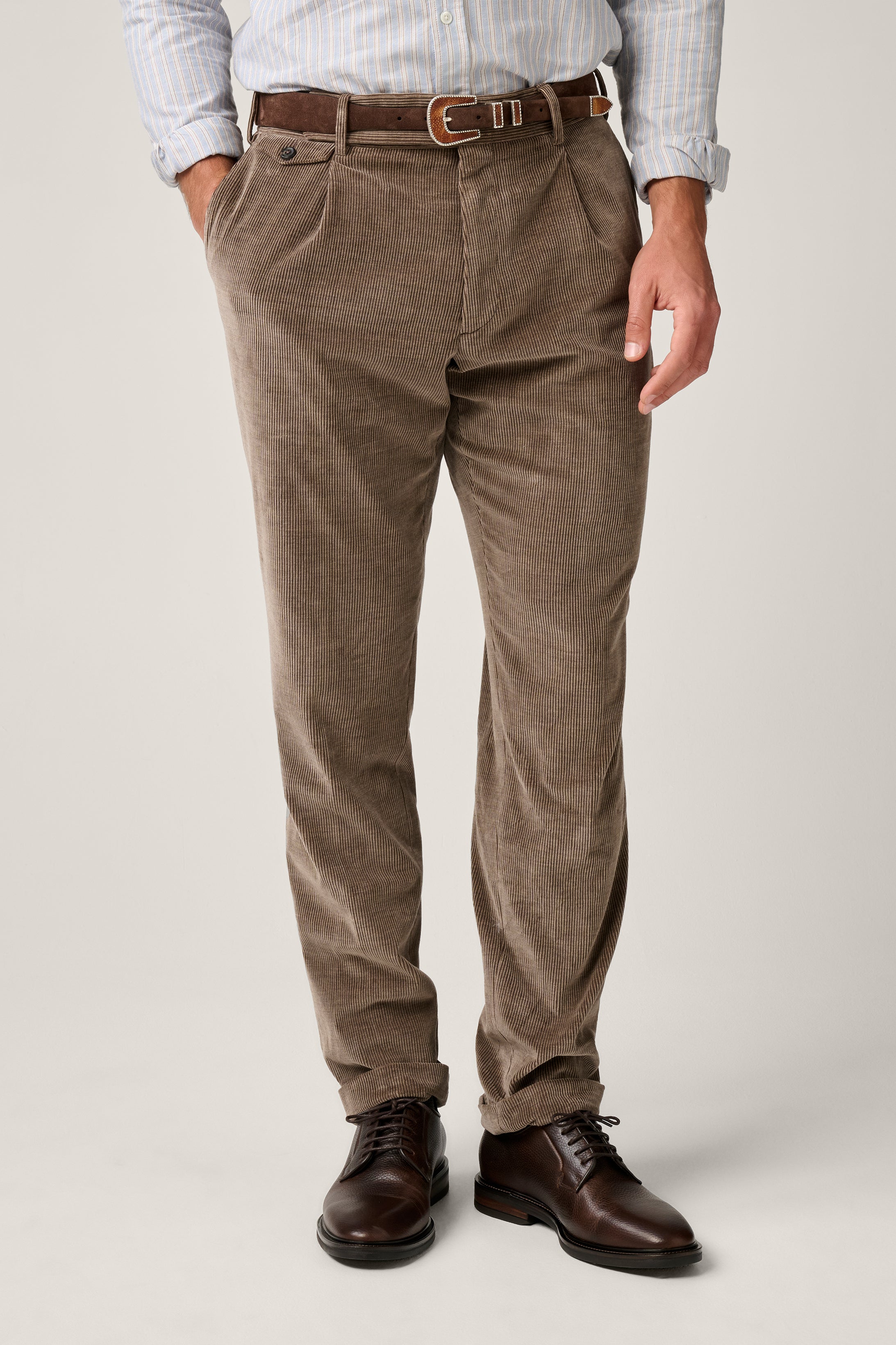BROWN_CORD_PANTS_1.jpg