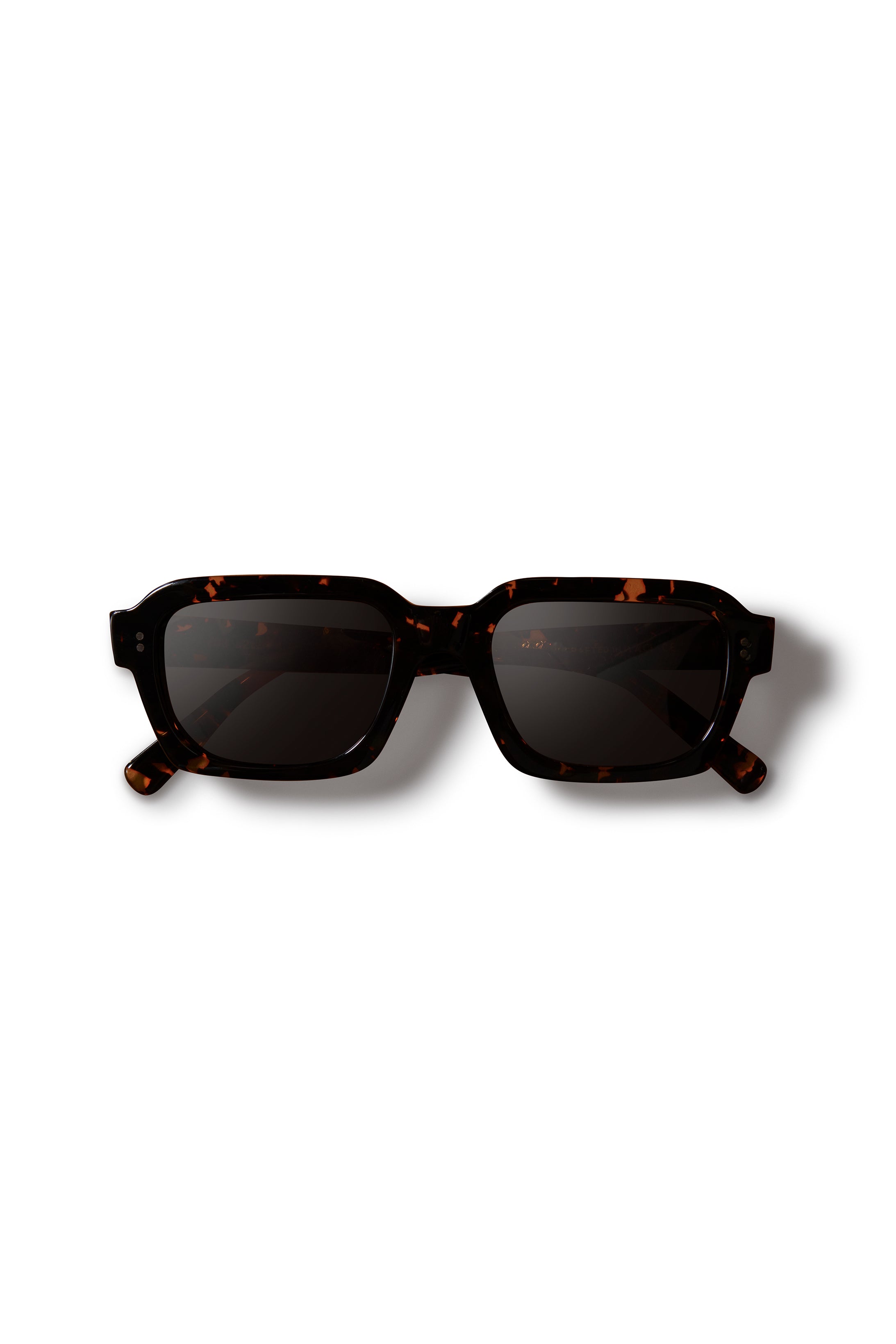 Flatlay_sunglasses_0502.jpg