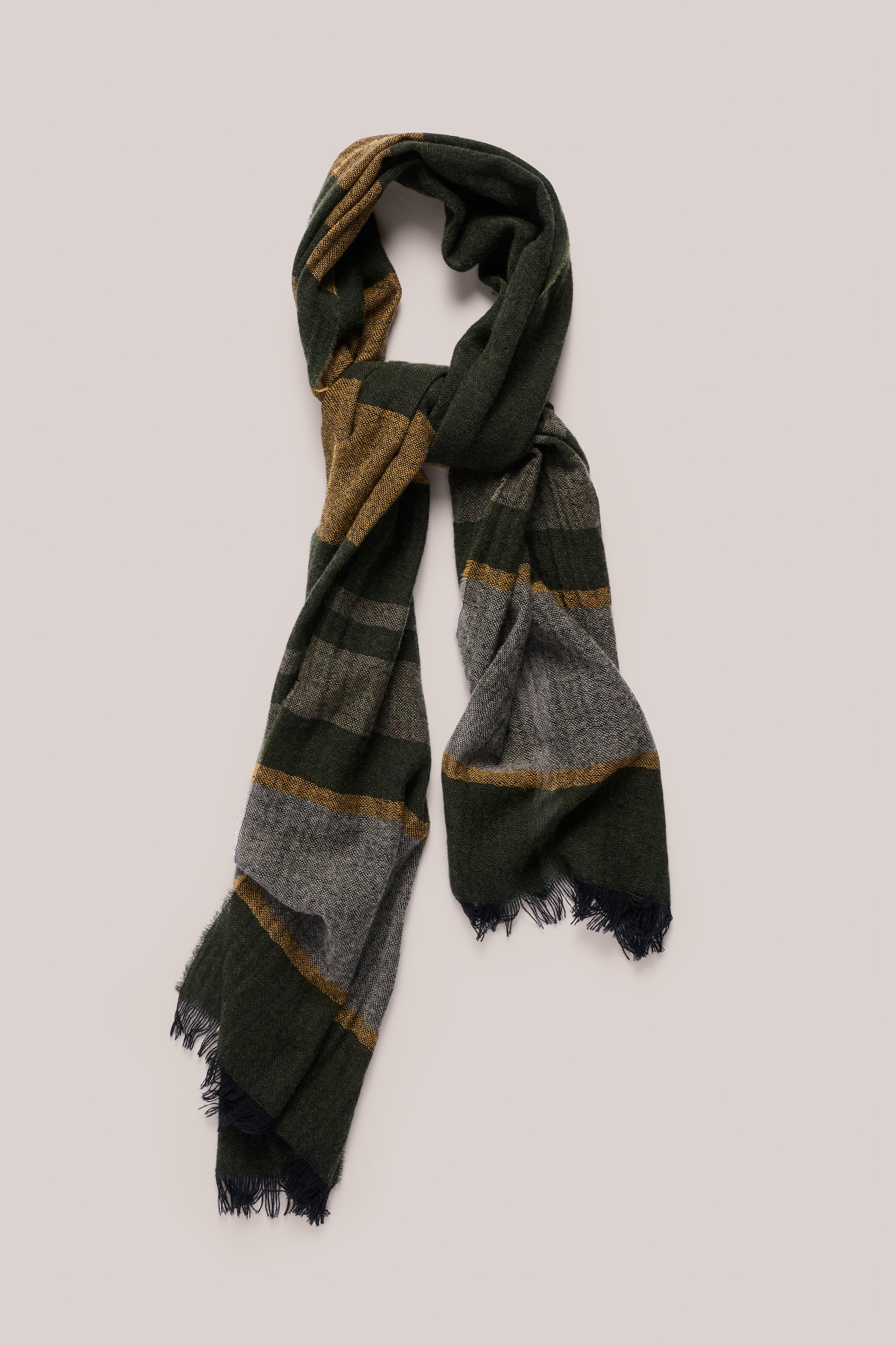 GREENYELLOWSCARF_1.jpg