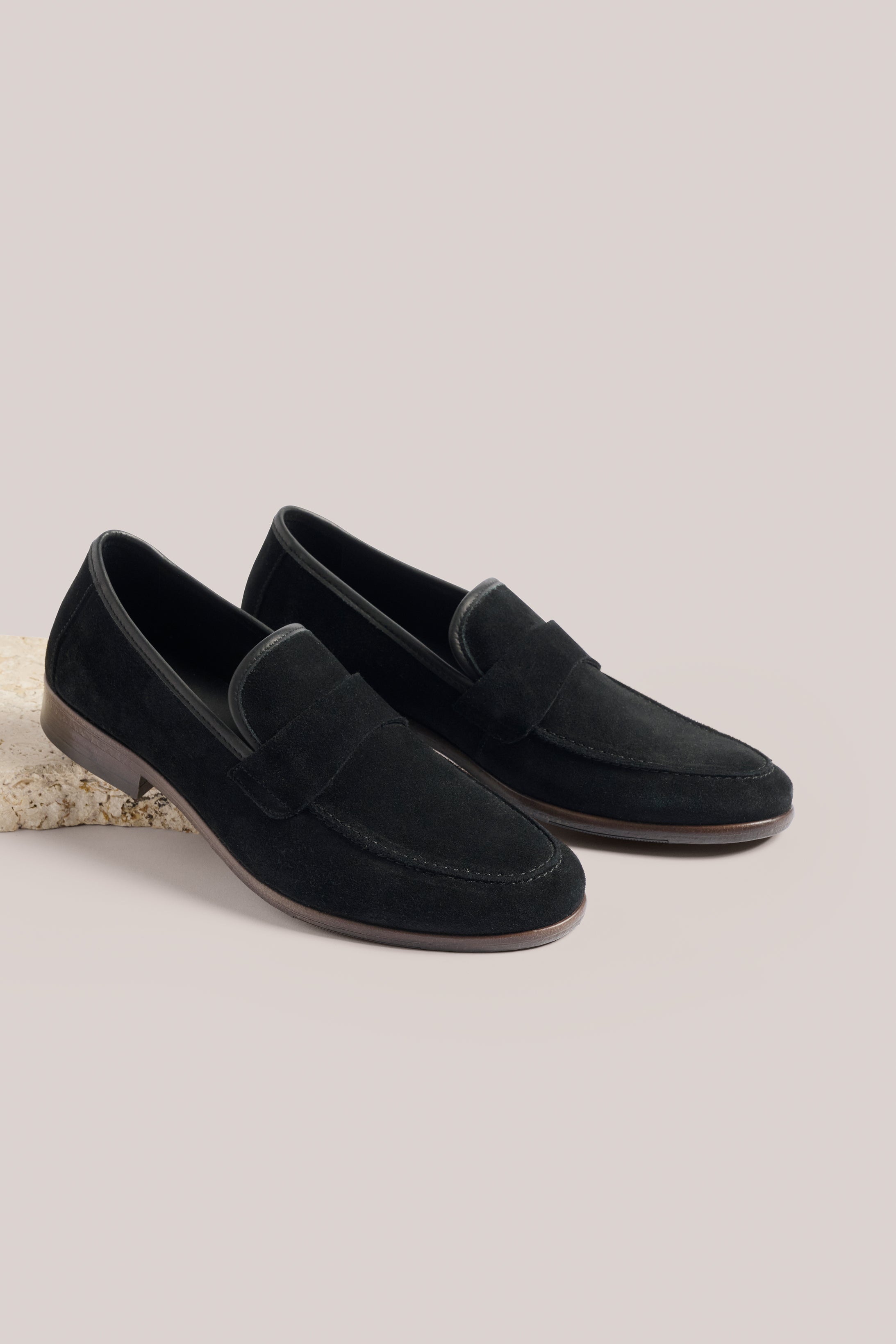GisbornSoftyLoafer_black_1.jpg