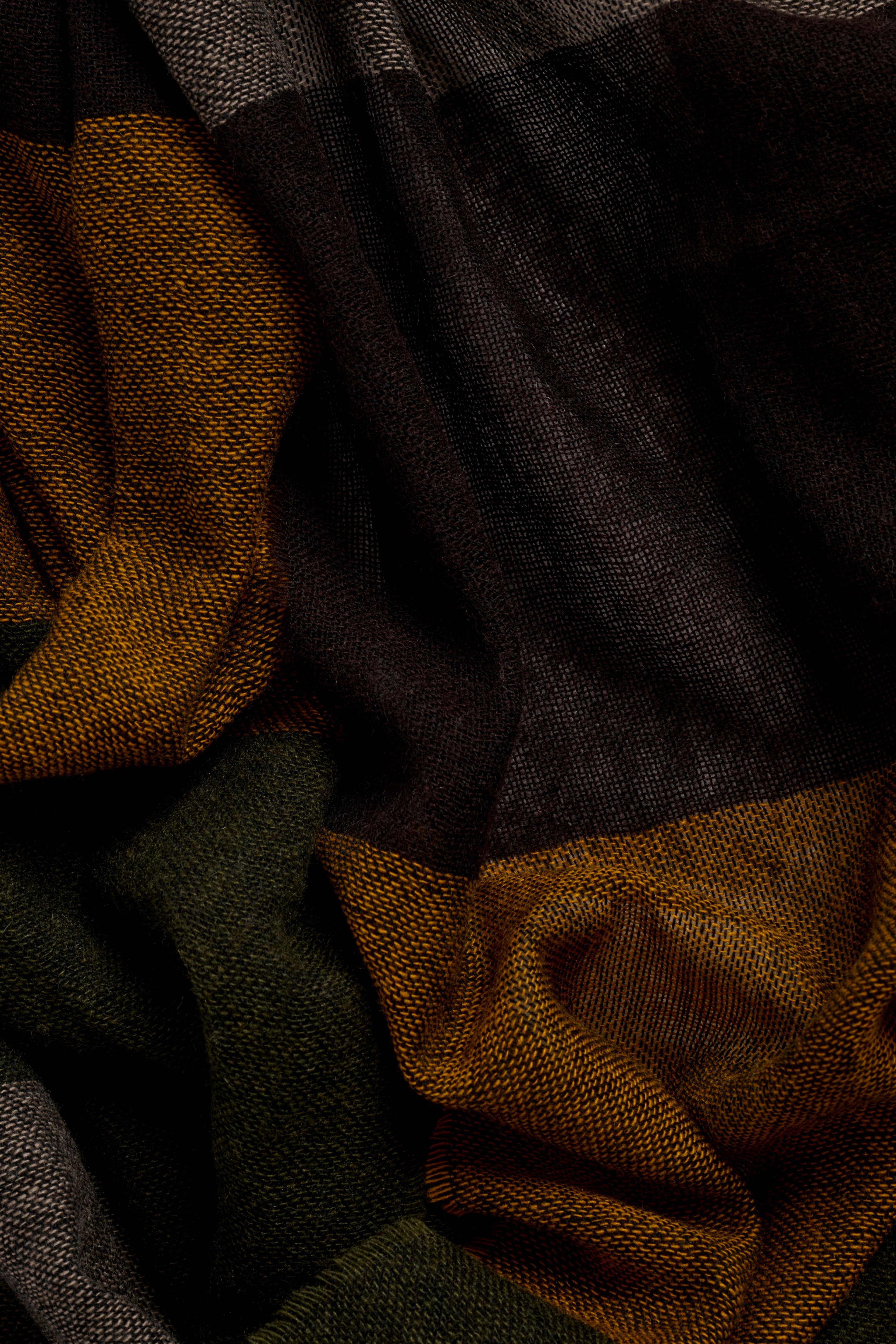 MUSTARD_SCARF_2.jpg